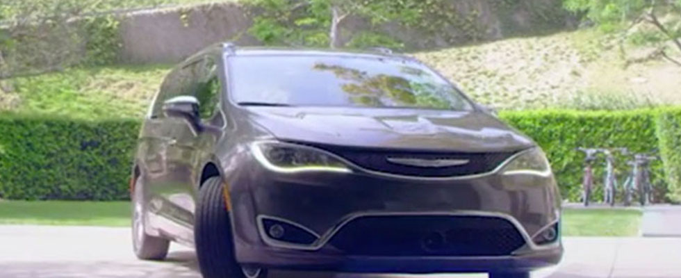 2018 Chrysler Pacifica Hybrid Safety Main Img