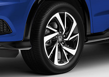 2019 Honda HR-V Crossover 18-inch Sport-exclusive alloy wheels