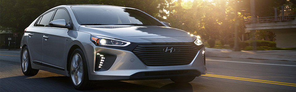 2017 Hyundai Ioniq Hybrid Safety Main Img