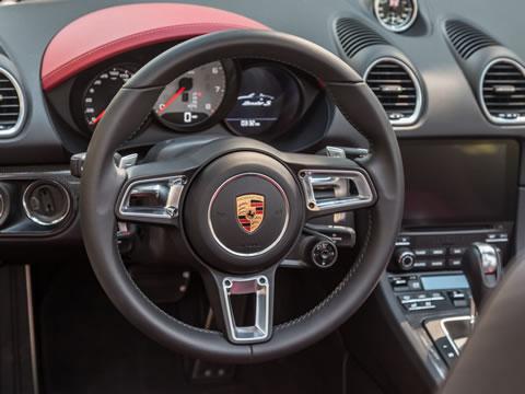 Ten percent more direct: steering adopted from 911 Turbo improves handling