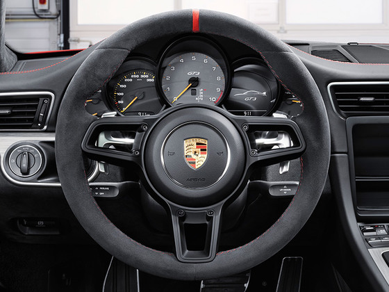 Sports steering wheel with gearshift paddles