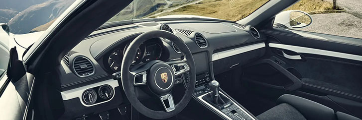 2023 Porsche 718 Spyder comfort