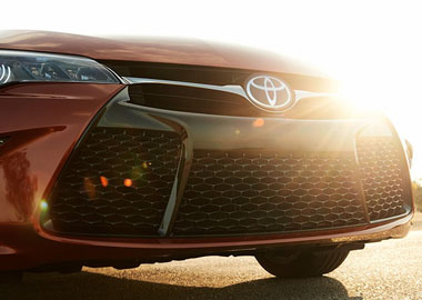 2015 Toyota Camry Hybrid grille