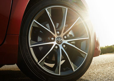 2015 Toyota Camry alloy wheels