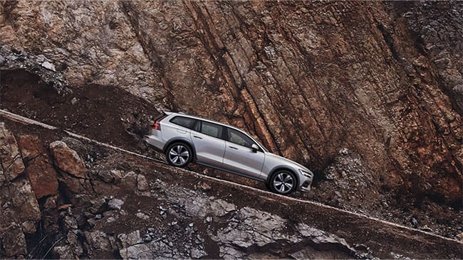 2026 Volvo V60 Cross Country performance