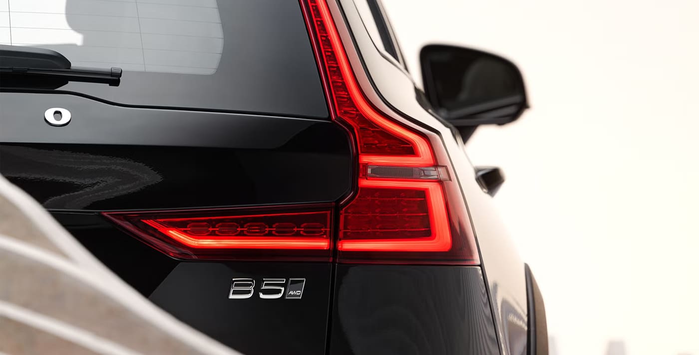 2026 Volvo V60 Cross Country Safety Main Img