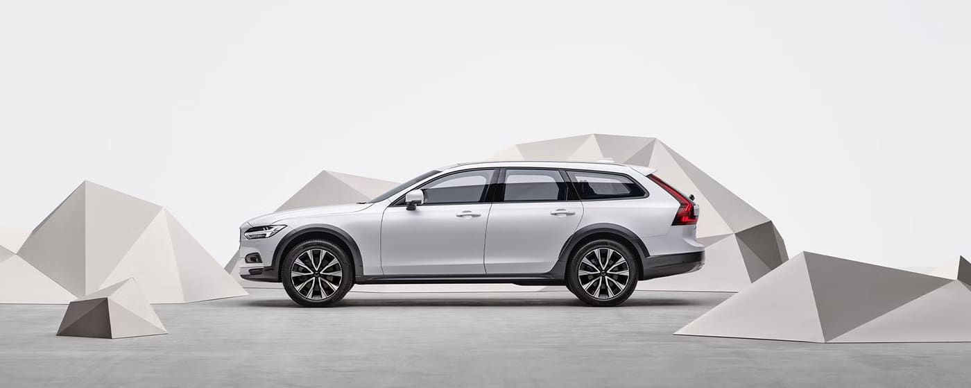 2026 Volvo V90 Cross Country Main Img