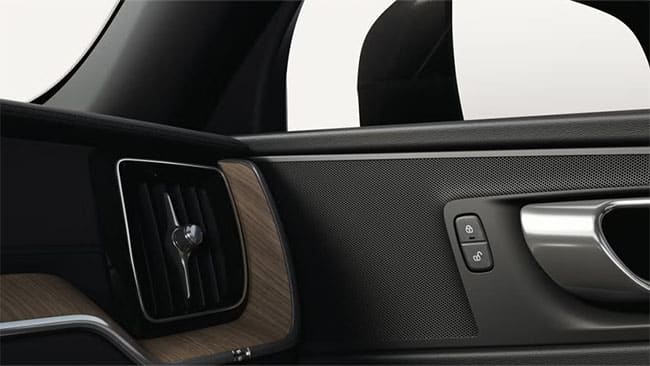 2026 Volvo XC60 Plug-in Hybrid comfort