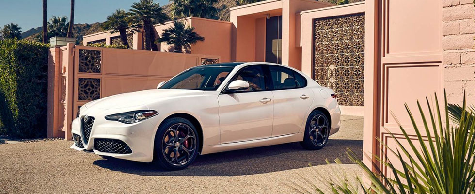 2019 Alfa Romeo Giulia Main Img