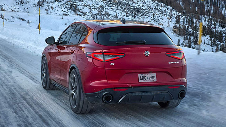 2025 Alfa Romeo Stelvio performance