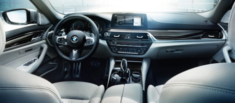 2018 BMW 5 Series 530i Sedan comfort