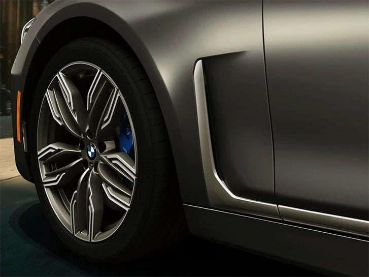 2021 BMW 7 Series M760i xDrive Sedan performance