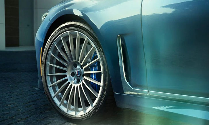 2022 BMW 7 Series ALPINA B7 xDrive performance