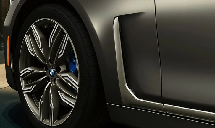 2022 BMW 7 Series M760i xDrive Sedan performance