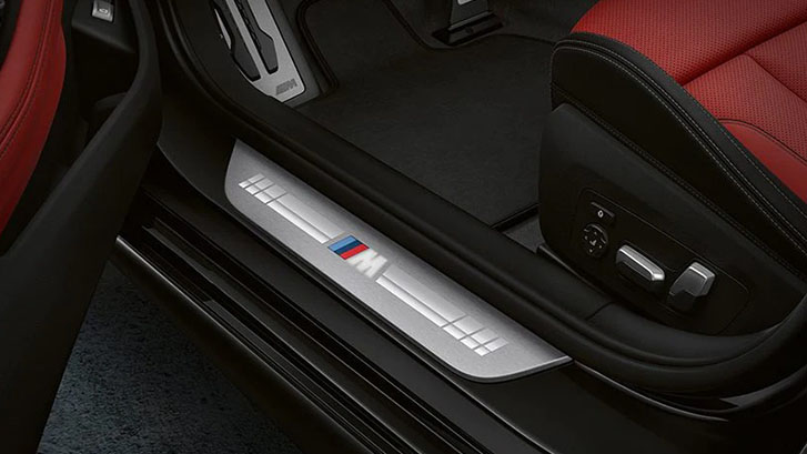 2022 BMW 8 Series 840i Convertible comfort