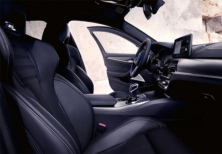 2022 BMW M Models M5 Sedan comfort