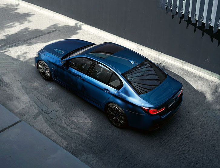 2023 BMW 5 Series 530i Sedan performance