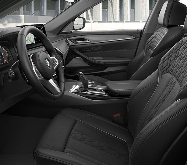2023 BMW 5 Series M550i xDrive Sedan comfort