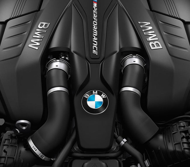 2023 BMW 5 Series M550i xDrive Sedan performance