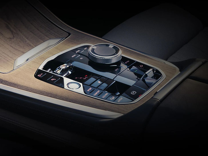 2023 BMW X Models X7 M60i comfort