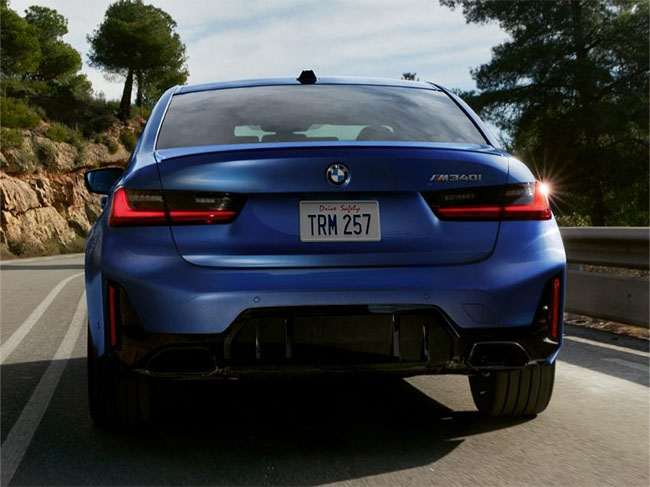 2024 BMW 3 Series M340i Sedan performance