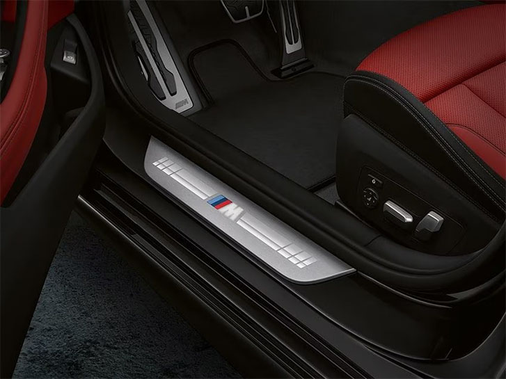 2024 BMW 8 Series 840i Convertible comfort
