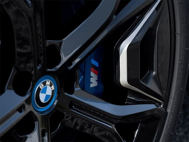 2024 BMW i Models iX M60 appearance
