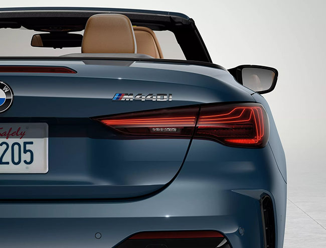 2025 BMW 4 Series M440i Convertible appearance