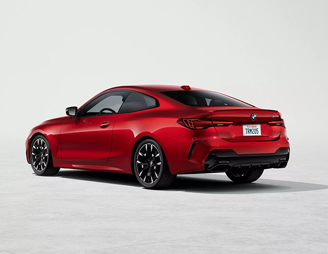 2025 BMW 4 Series M440i Coupe performance