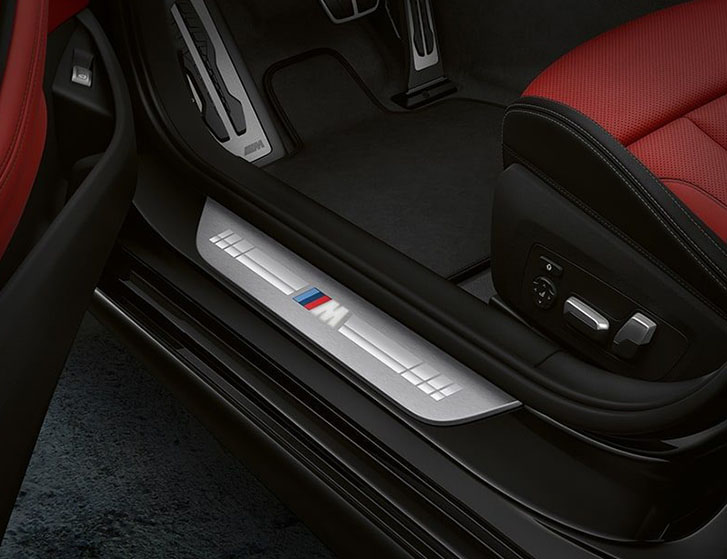 2025 BMW 8 Series 840i Convertible comfort