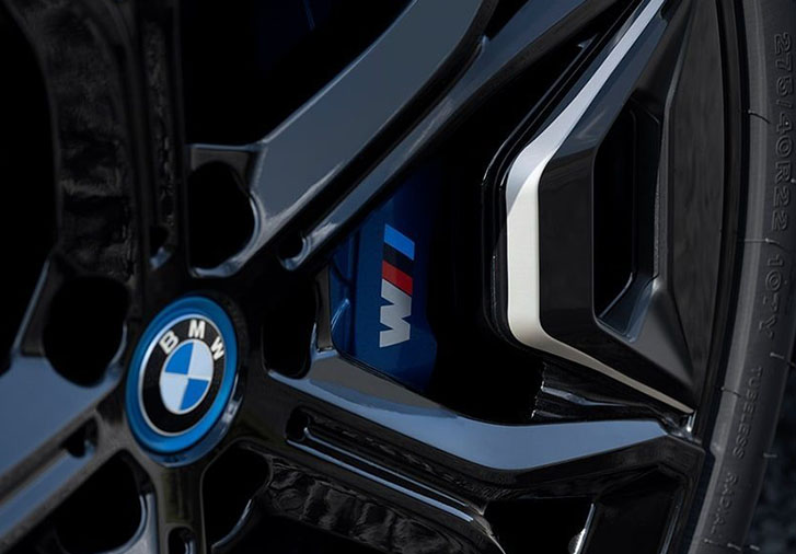 2025 BMW i Models iX M60 performance