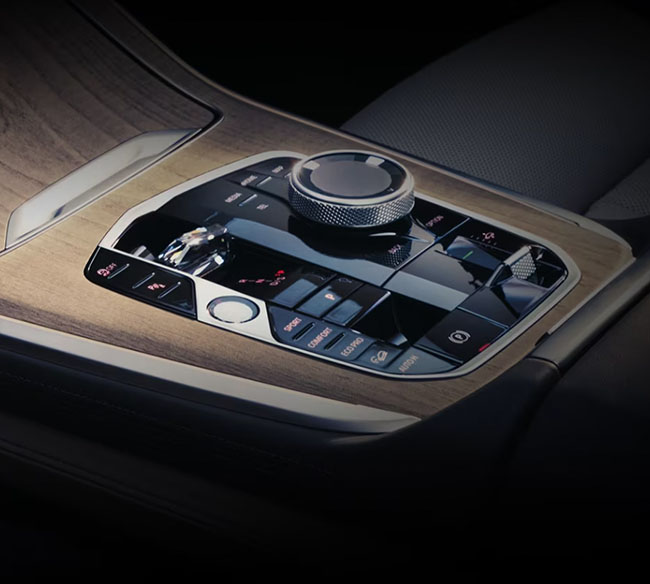 2025 BMW X Models ALPINA XB7 comfort