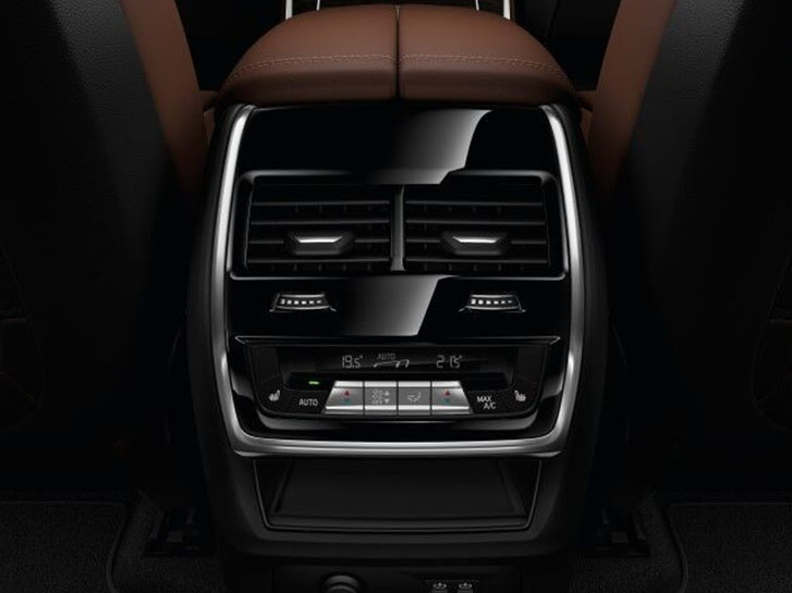 2025 BMW X Models X5 M60i comfort