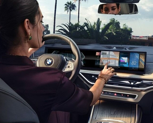 2025 BMW X Models X7 xDrive40i safety