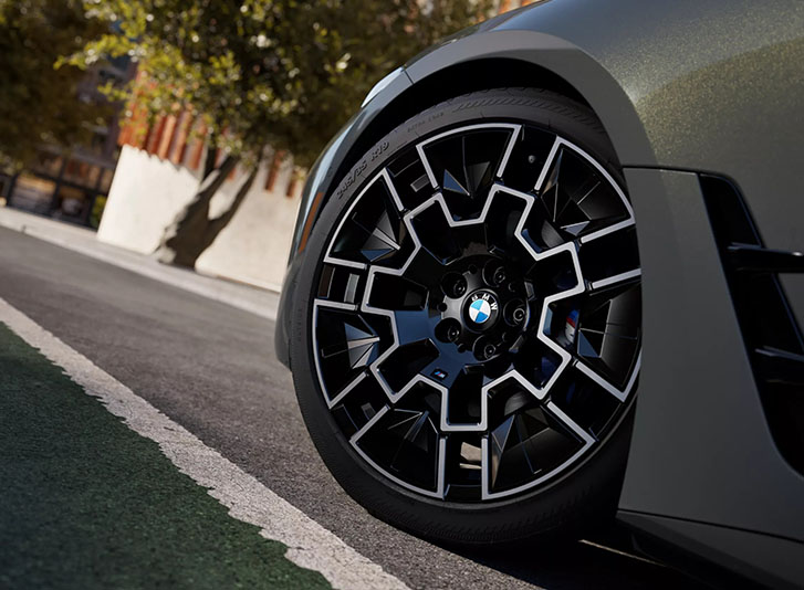 2026 BMW i Models i4 eDrive40 appearance