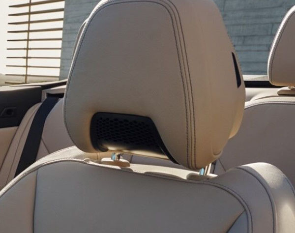 2027 BMW 4 Series 430i Convertible comfort