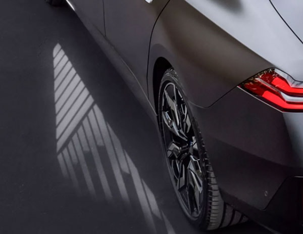 2027 BMW 5 Series 550e xDrive Sedan appearance