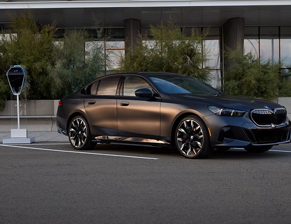 2027 BMW 5 Series 550e xDrive Sedan performance
