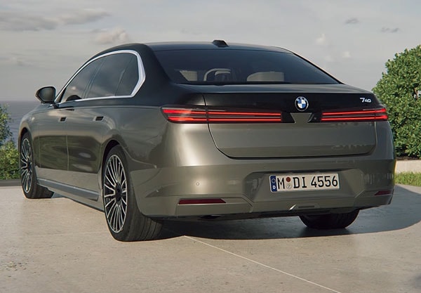 2027 BMW 7 Series 740 Sedan appearance