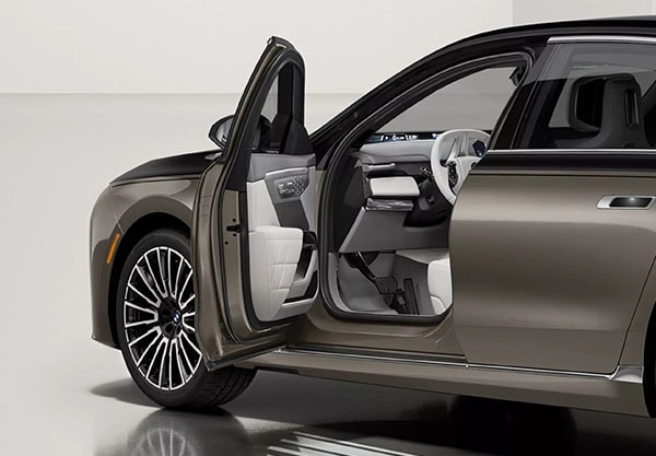 2027 BMW 7 Series 740 Sedan comfort