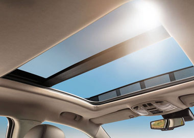 PANORAMIC MOONROOF