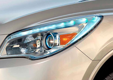 Articulating Headlights With HID Projector Lamps