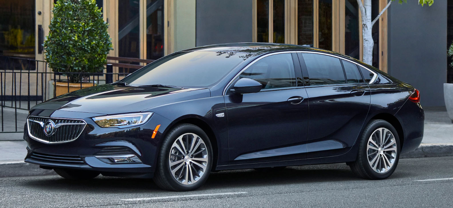 2020 Buick Regal Sportback Main Img