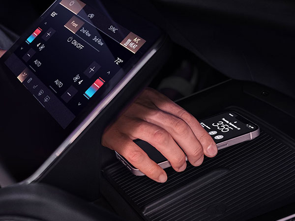2027 Cadillac VISTIQ comfort