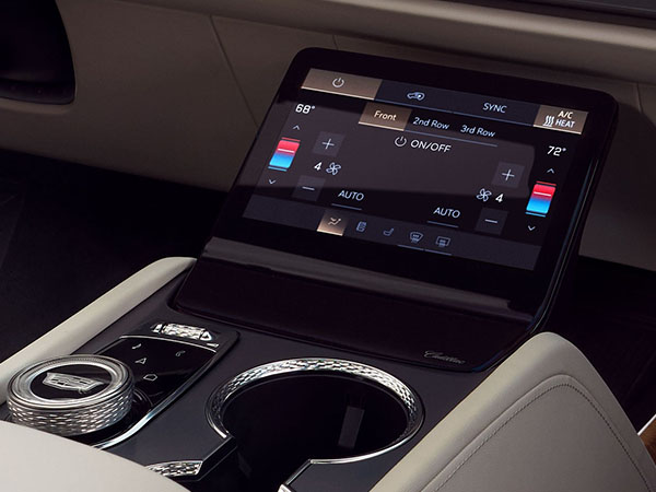 2027 Cadillac VISTIQ comfort