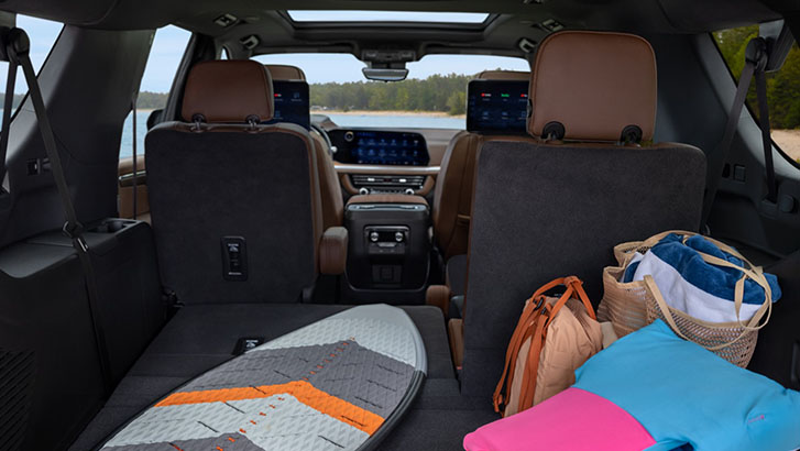 2025 Chevrolet Suburban comfort