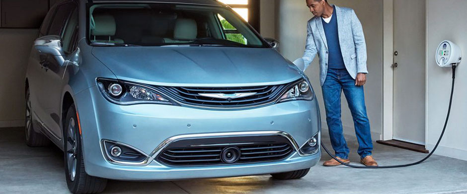 2017 Chrysler Pacifica Hybrid Main Img