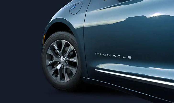 2023 Chrysler Pacifica Hybrid appearance