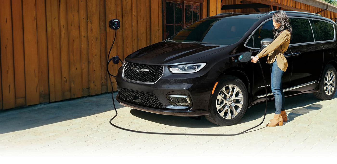 2025 Chrysler Pacifica Hybrid Main Img