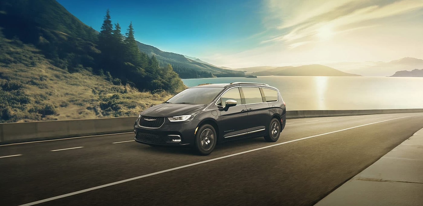 2026 Chrysler Pacifica Hybrid Appearance Main Img